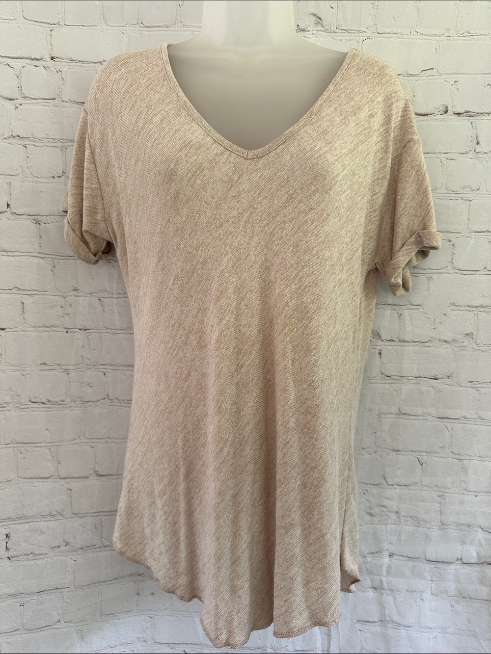 Olivia Blu Light Beige V-Neck Women's knit top size L